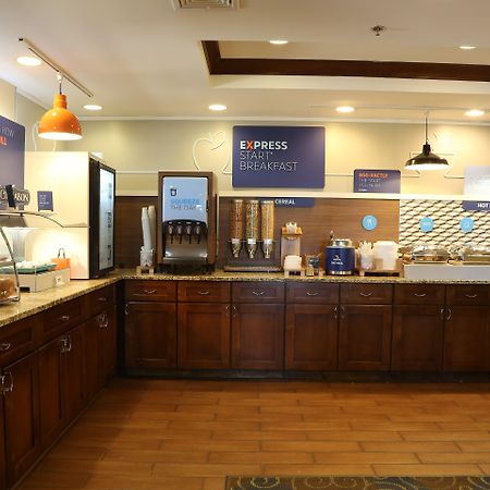 Holiday Inn Express Hotel & Suites Cleveland - Ms By Ihg Exterior foto